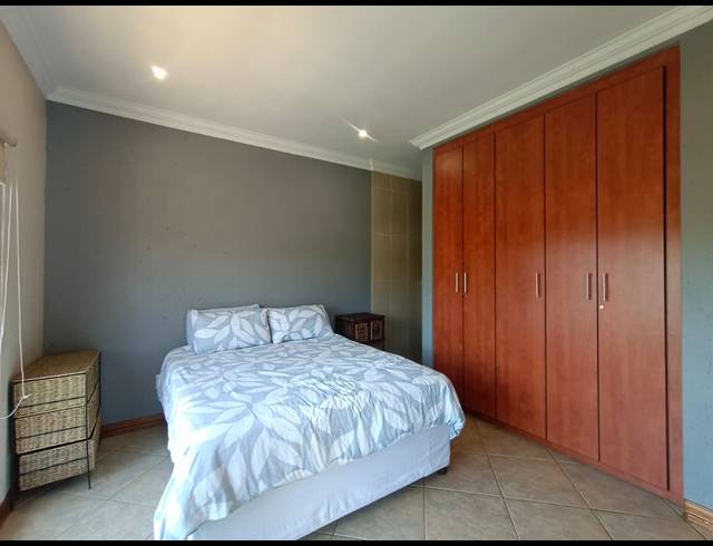 4 BEDROOM TOWNHOUSE FOR SALE IN VANDERBIJLPARK SE 2